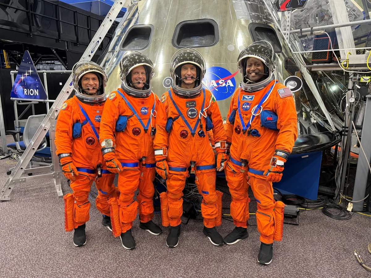 Artemis 3 Crew Takes First Steps in Training